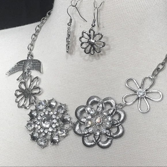 Flower & Bird Silver Rhinestone Necklace Earrings Set - Picture 3 of 3